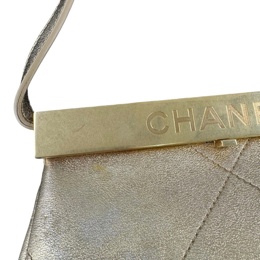 Chanel Matelassé Kiss Lock Frame Shoulder Bag - Picture 13 of 16